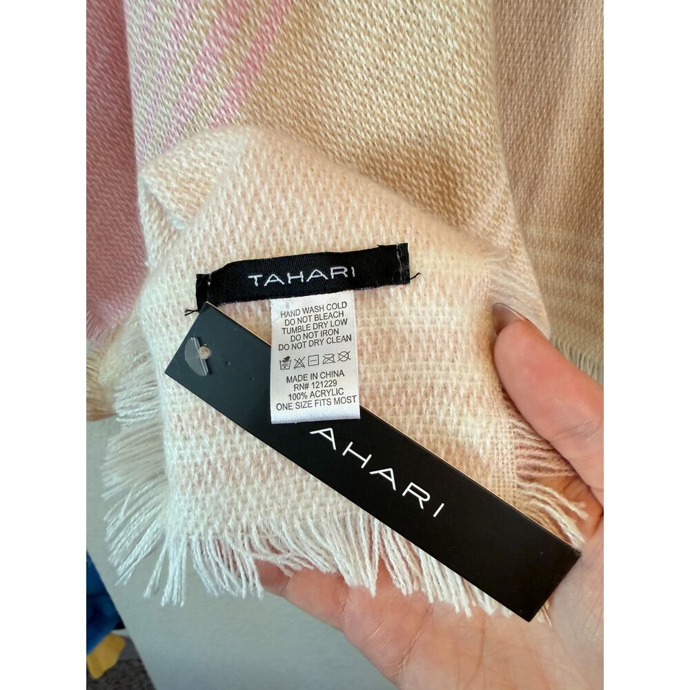 NEW Tahari Women's Pink Ombre Knit Turtleneck Poncho Sweater Fringe - Picture 3 of 4